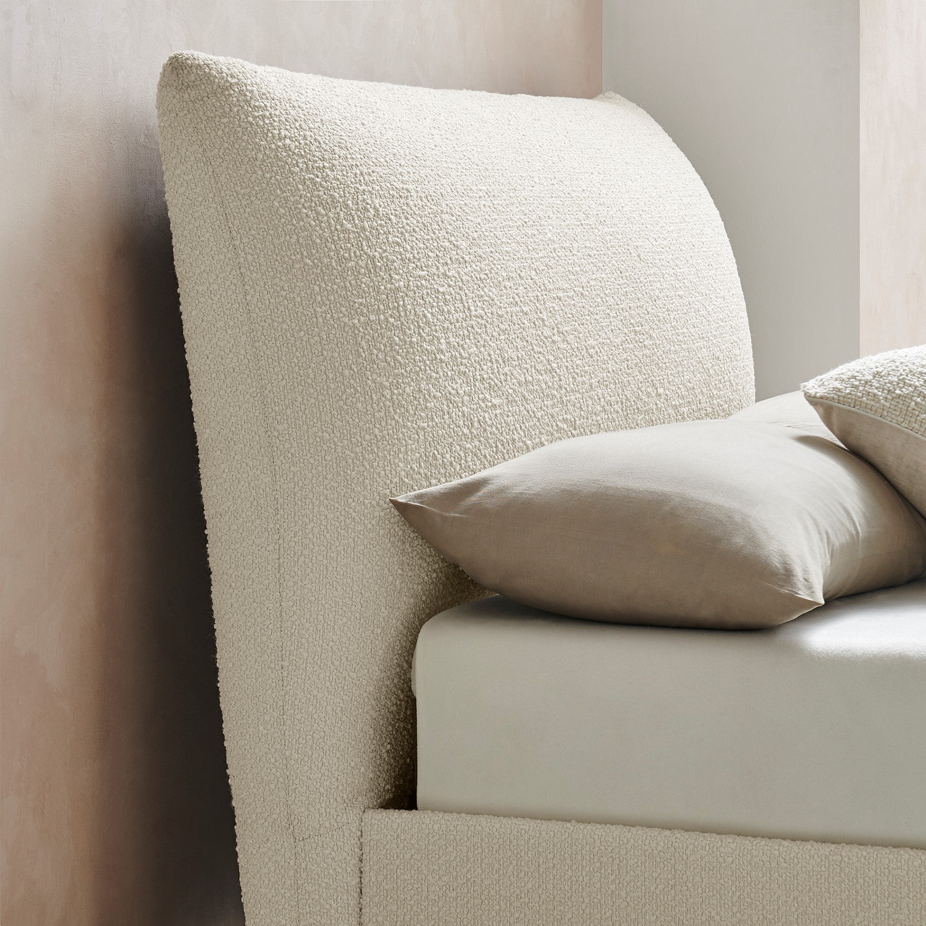 Rouen Pillow Bed Ivory Boucle